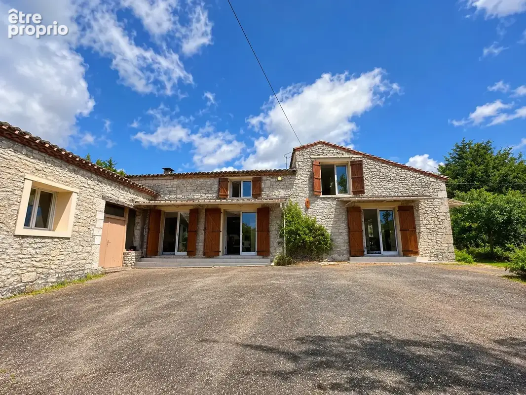 Maison 3 pièces 148 m² · à Montaigu-de-Quercy · 148 m² · 168 000 €