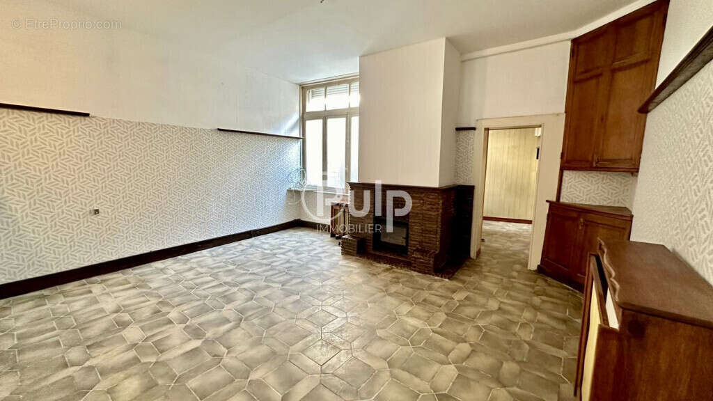 Maison à BRUAY-LA-BUISSIERE