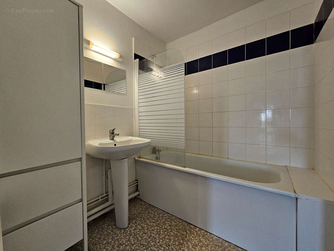 Appartement à LE MESNIL-ESNARD