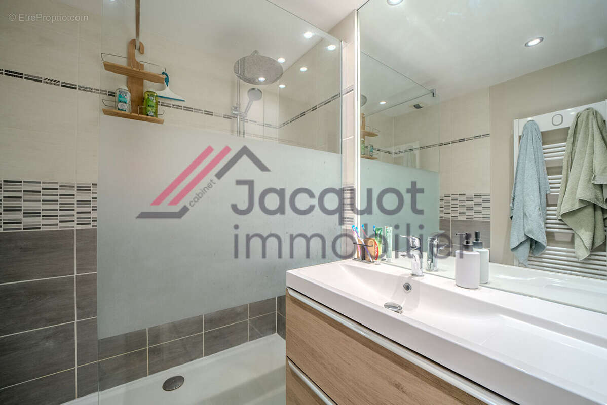 Appartement à LONS-LE-SAUNIER