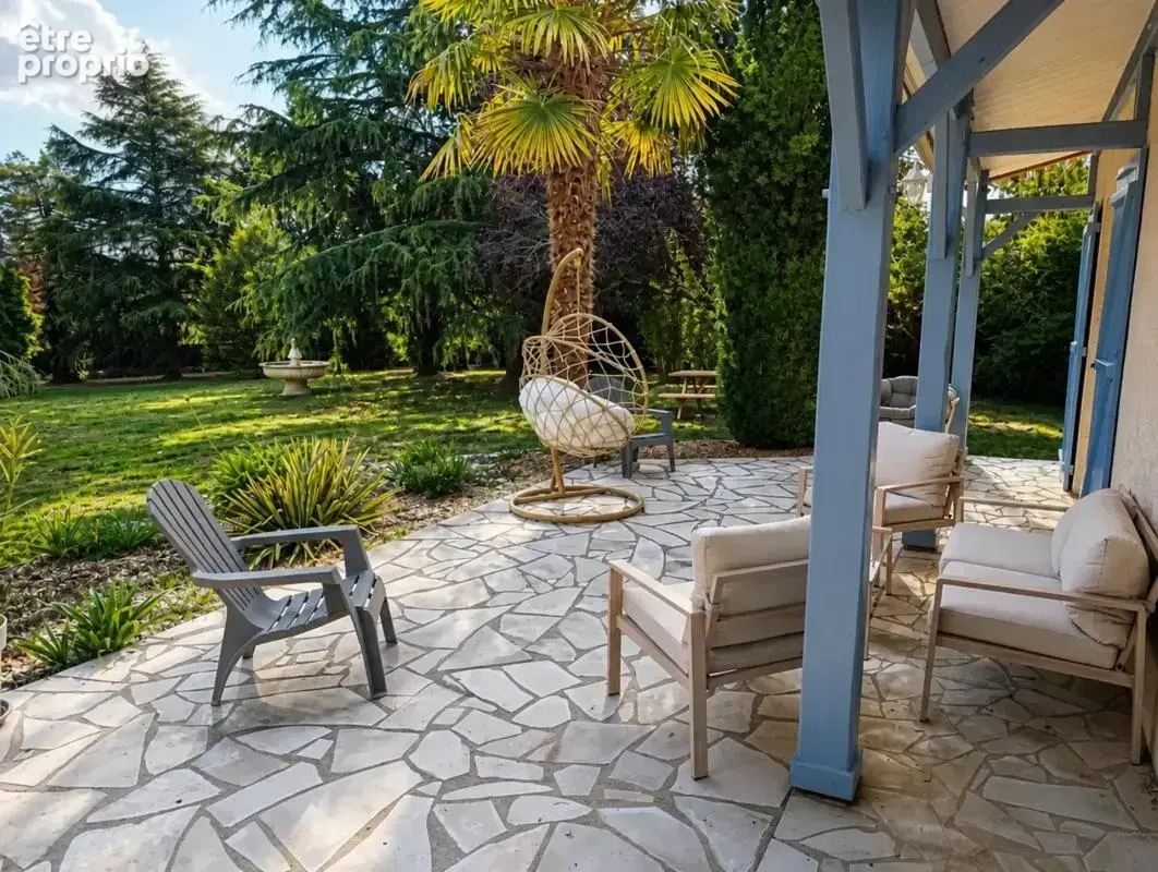 Maison de 7 pièces de 170 m² à Aubigny-Les Clouzeaux - photo 3