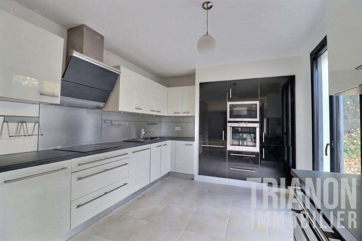 Maison à MORAINVILLIERS