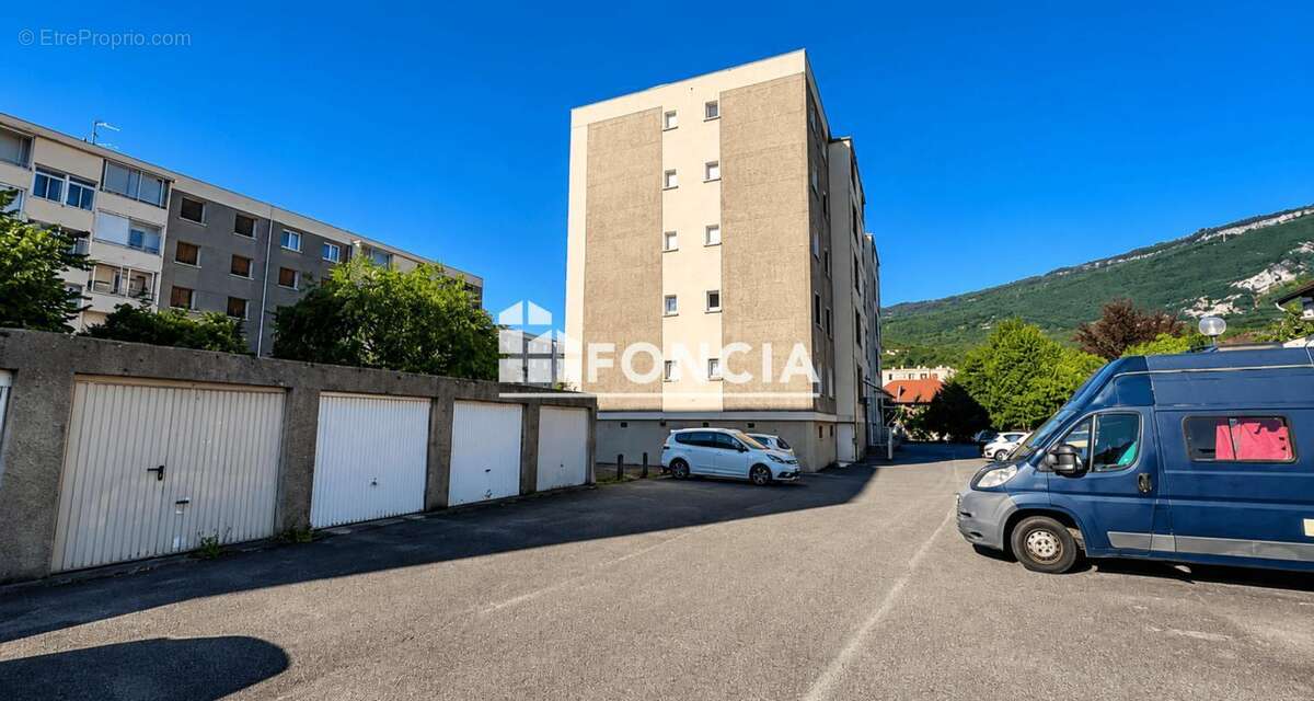 Appartement à FONTAINE