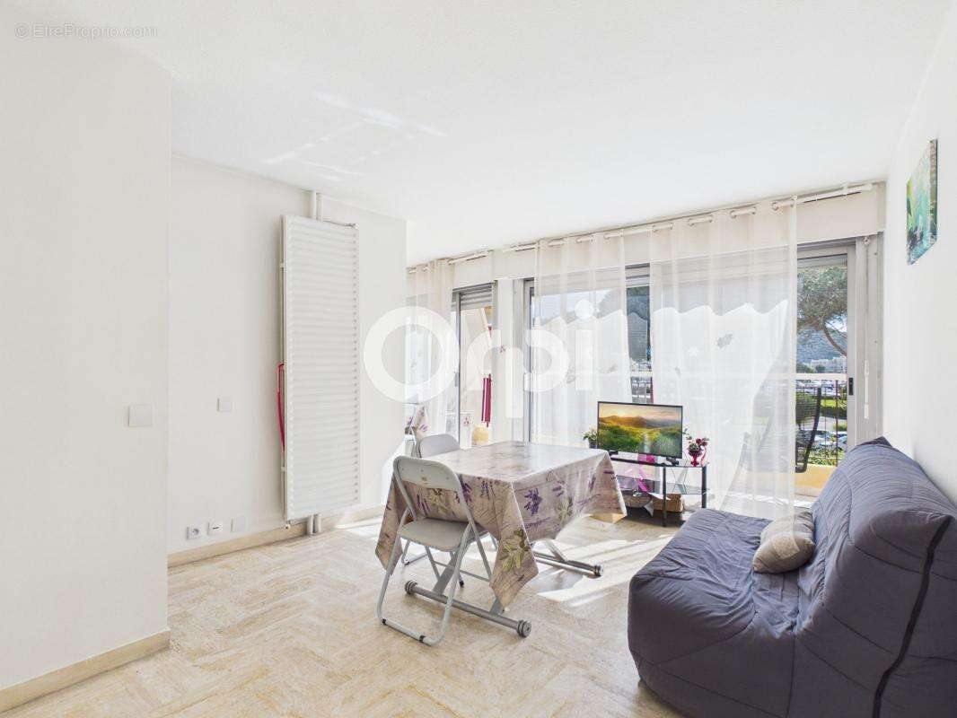 Appartement à MANDELIEU-LA-NAPOULE