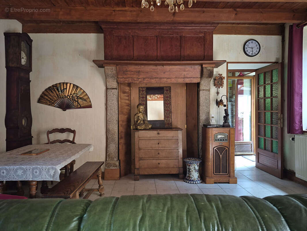 Jolie maison en pierre de type F3 en coeur  de bourg! - photo 4