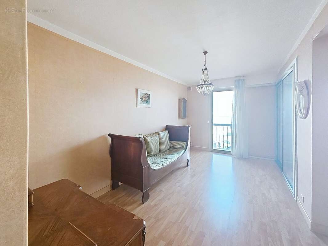 Appartement T3 91 m² avec vue quai et parking - photo 4