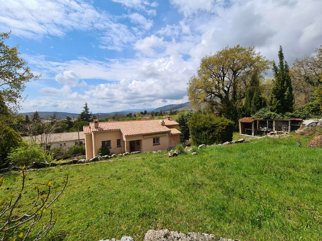 Maison à SAINT-VALLIER-DE-THIEY