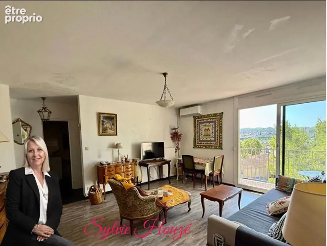 Très beau T2 avec ascenseur, balcon et vue sur le canal - photo 4