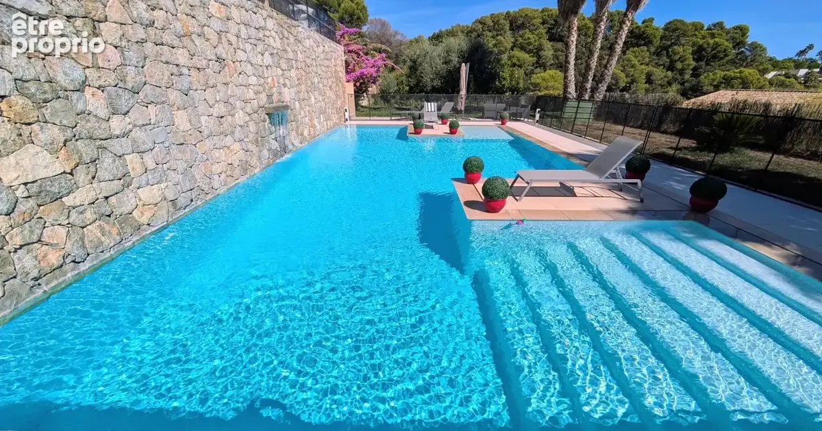 Villa 350 m² avec piscine et vue dégagée sur - photo 3