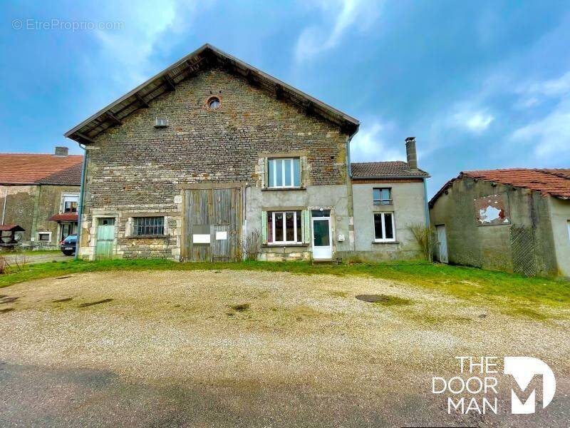 Maison à DAMMARTIN-SUR-MEUSE