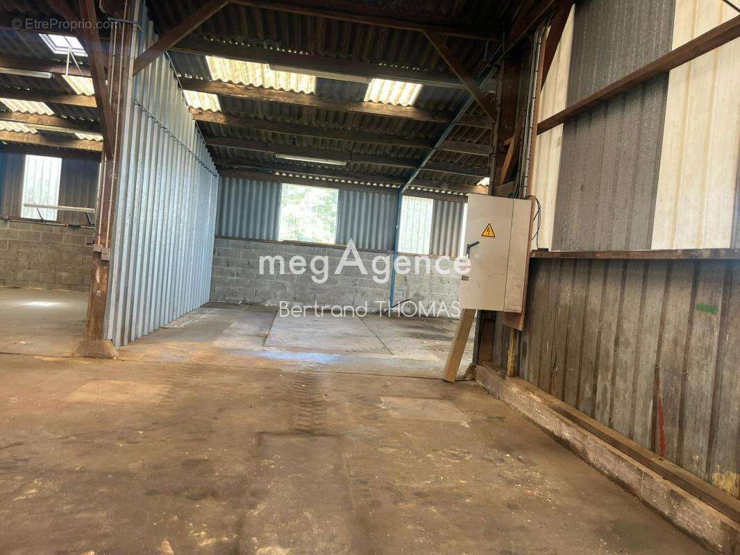 Commerce à SAINT-HILAIRE-DES-LANDES