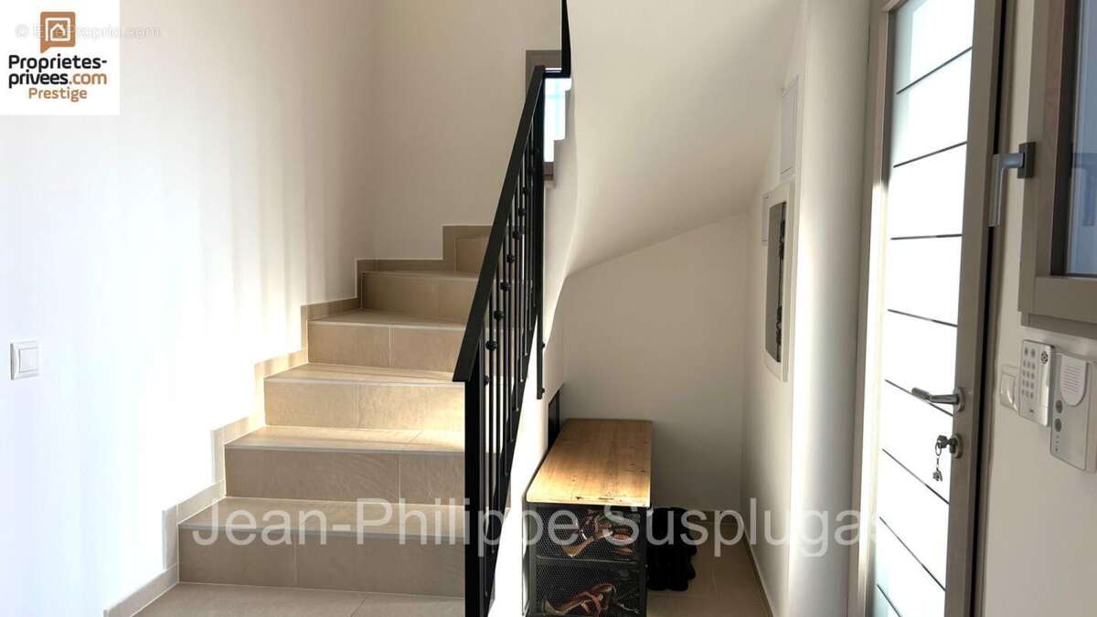 Maison à SAINT-CYR-SUR-MER