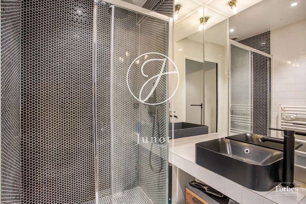 Appartement à LEVALLOIS-PERRET