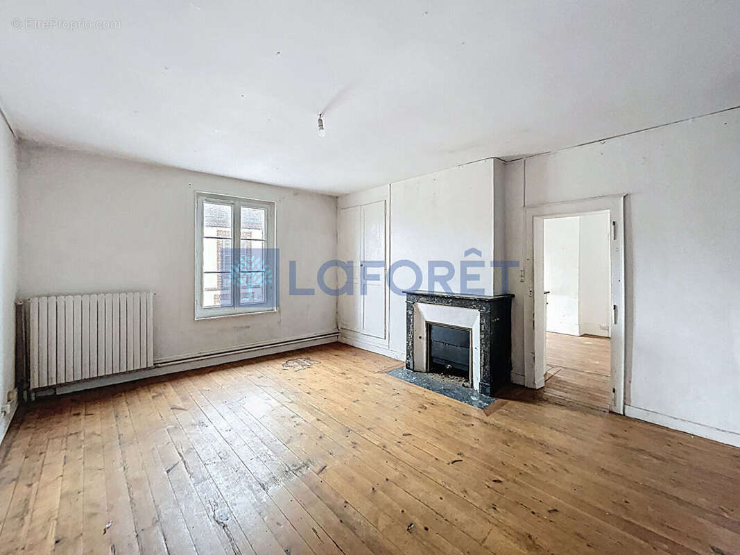 Maison à CHENNEBRUN