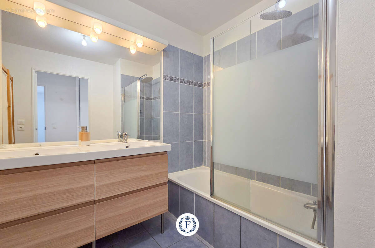Appartement à MEYZIEU