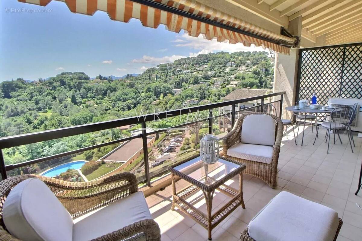 Appartement à MOUGINS