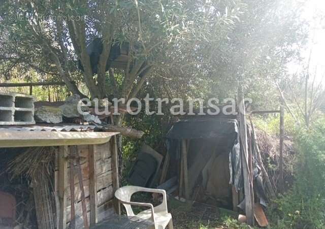 Terrain à NEZIGNAN-L&#039;EVEQUE