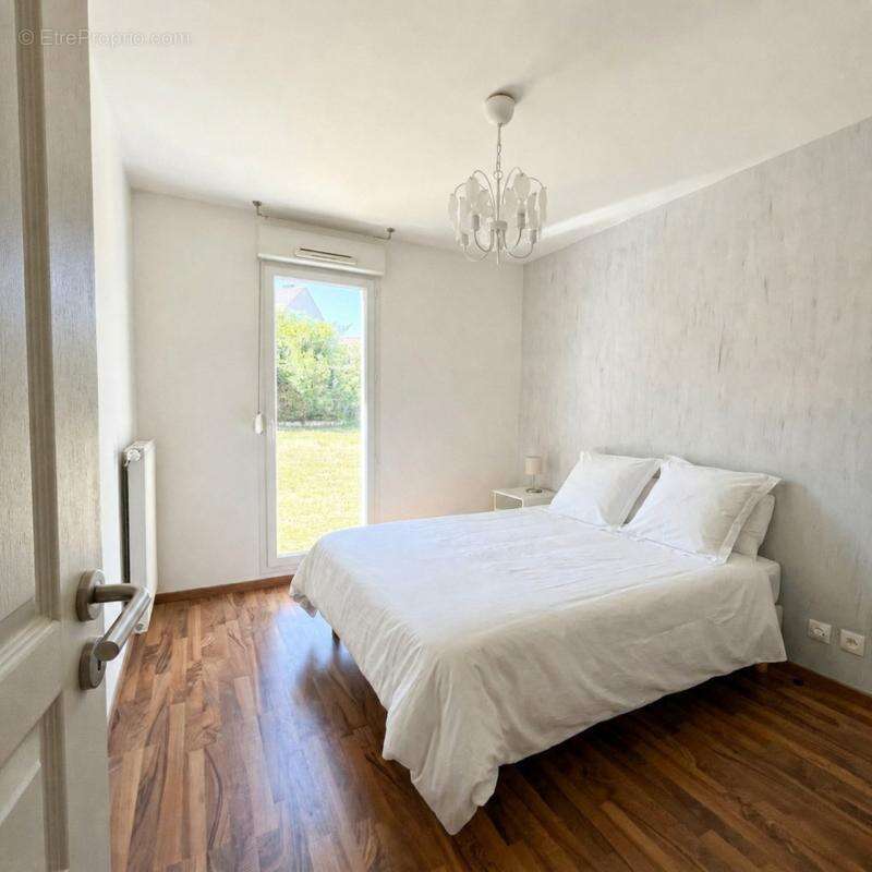 NORME PMR, Rez-de-jardin T3 avec 180 m² d'extérieur et 2 places de parking  – Dijon Bel-Air - Calme proche de la nature - photo 7