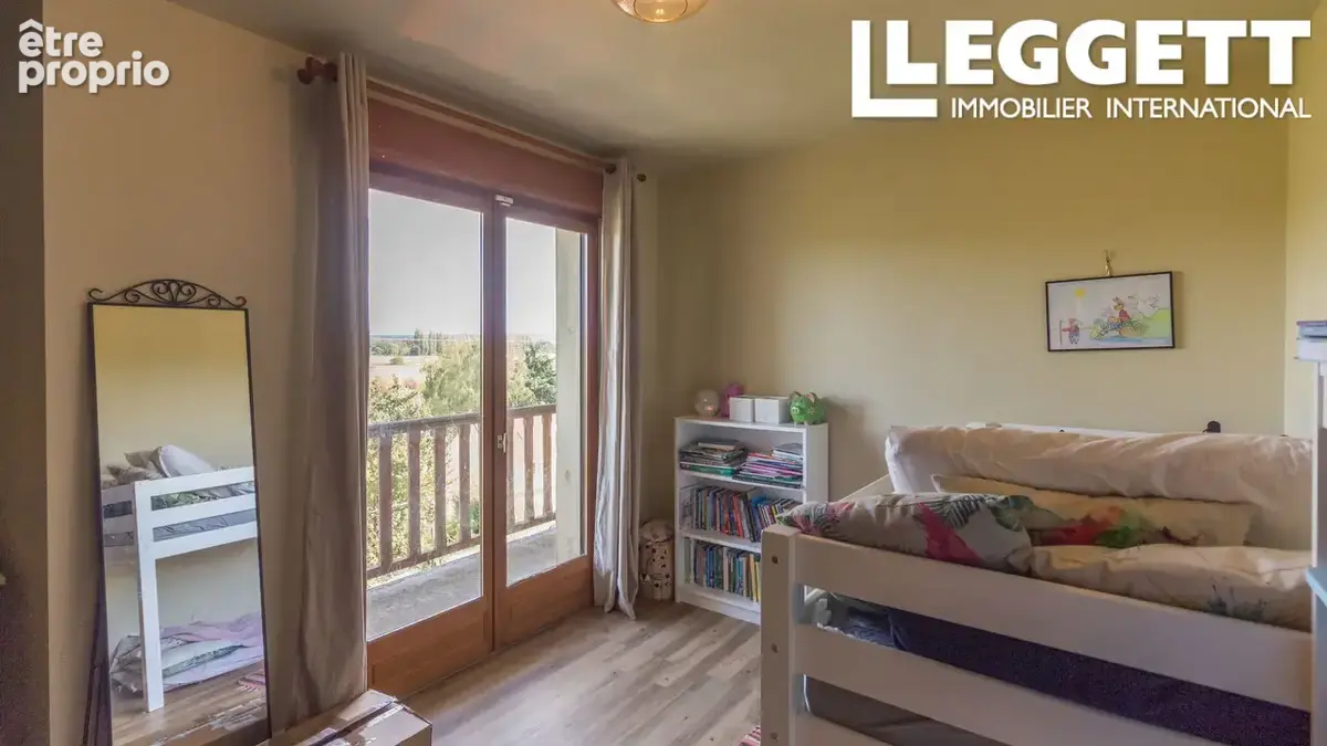 Maison de caractère avec piscine, vue vallée et esprit campagne chic - photo 5