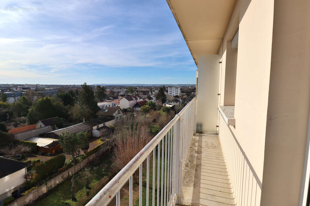 La chapelle st luc - appartement t4 avec balcon - photo 9