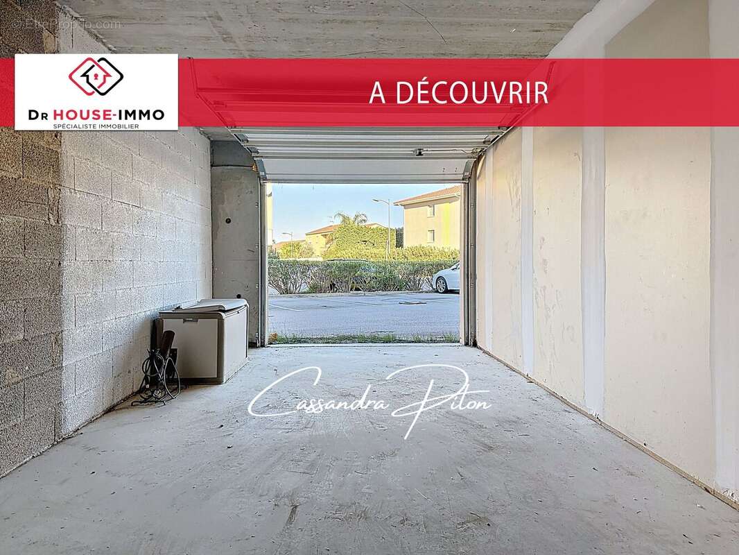 Parking à SAINTE-MARIE