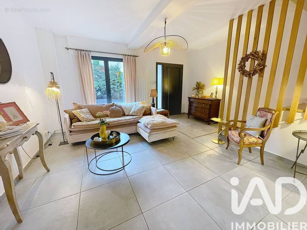 Photo 1 - Maison à RUEIL-MALMAISON