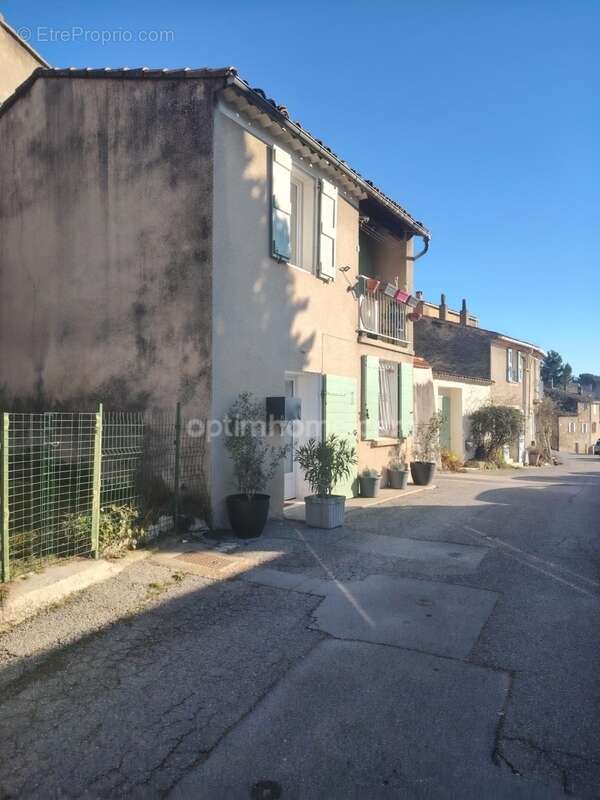 Maison à CABRIERES-D&#039;AIGUES