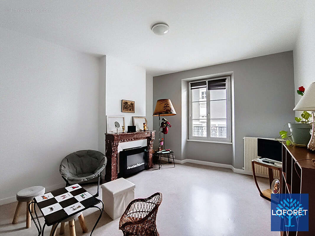 Maison à ESPALY-SAINT-MARCEL