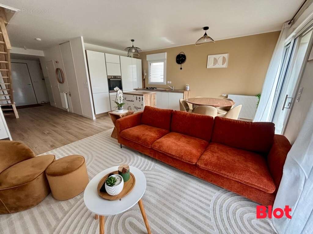 Maison à SAINT-ERBLON