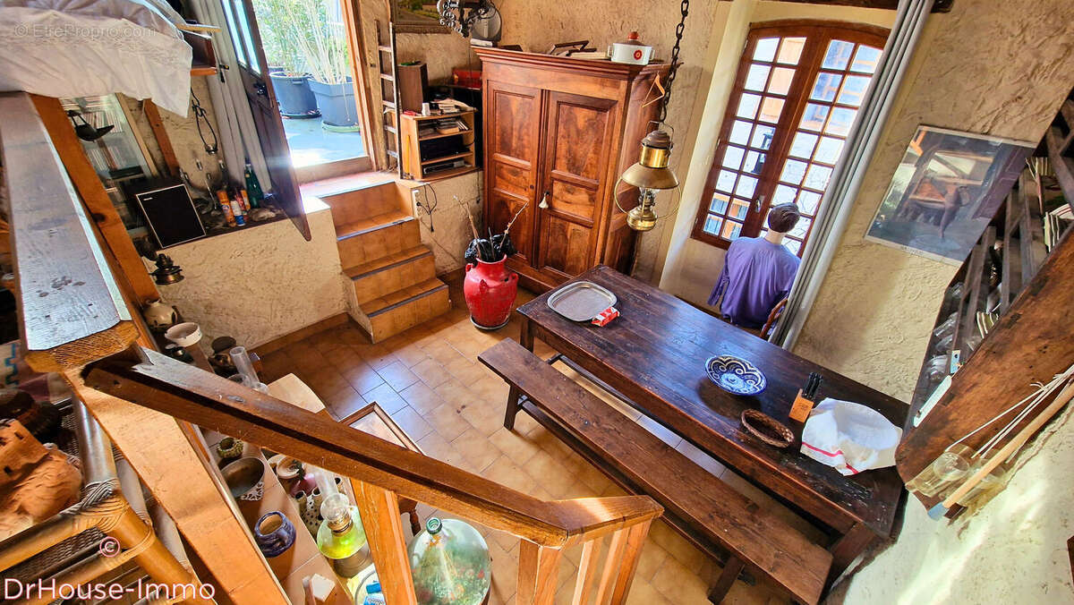 Maison à PUYLAROQUE