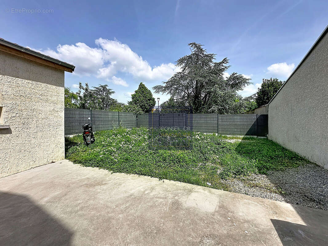 Appartement à OULLINS