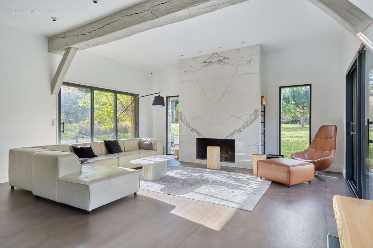 Maison à OUILLY-DU-HOULEY