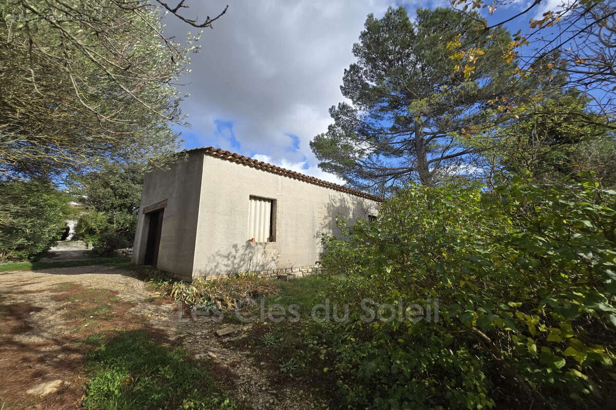 Maison 70 m² à Gareoult  - photo 3