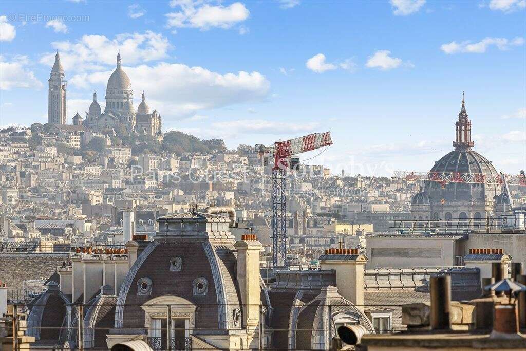 Appartement à PARIS-8E
