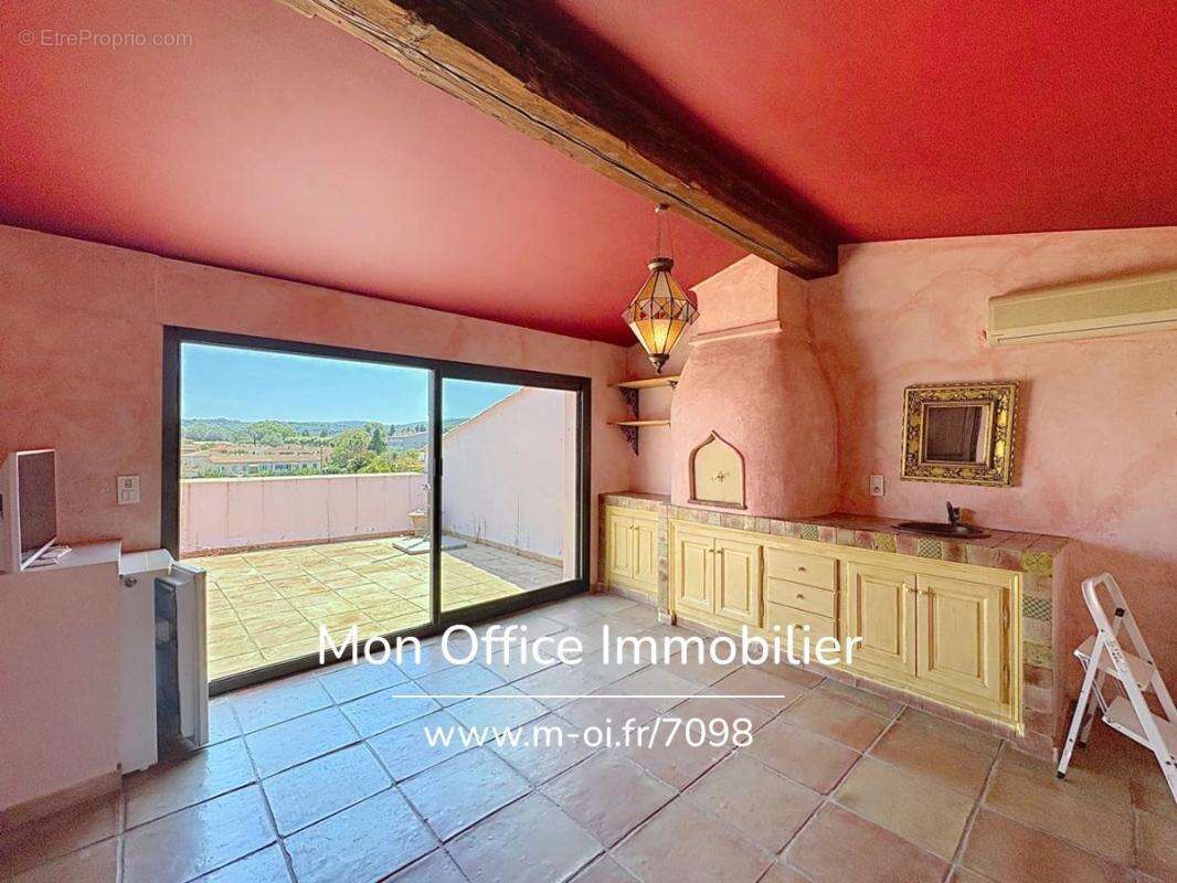Référence : 7098-les. - maison de maître t7 à rénover au coeur du village de cogolin - photo 18