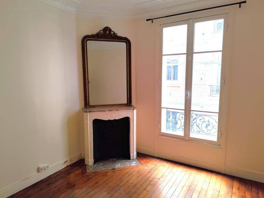 Appartement à PARIS-7E