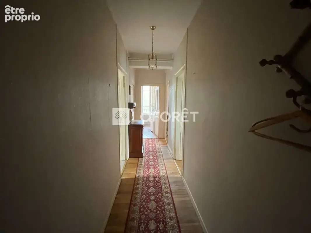 Lons-le-Saunier · Maison de caractère en pierre · 2 logements indépendants · Jardin 770 m² · Idéal investissement ou famille - photo 6