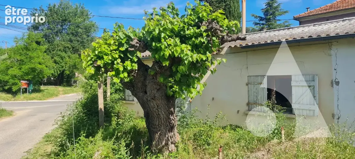 Maison mitoyenne à rénover-58 m² -Terrain de 316 m² -Salernes - photo 1