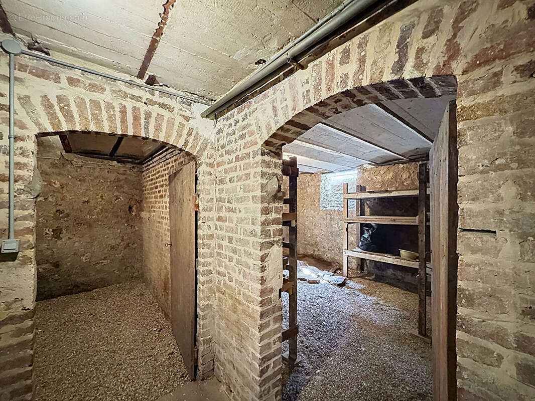 Maison à NEAUPHLE-LE-CHATEAU