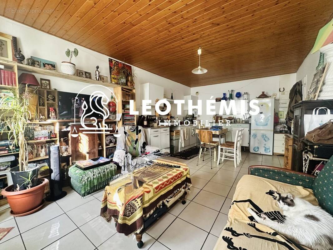 Appartement à BOURCEFRANC-LE-CHAPUS