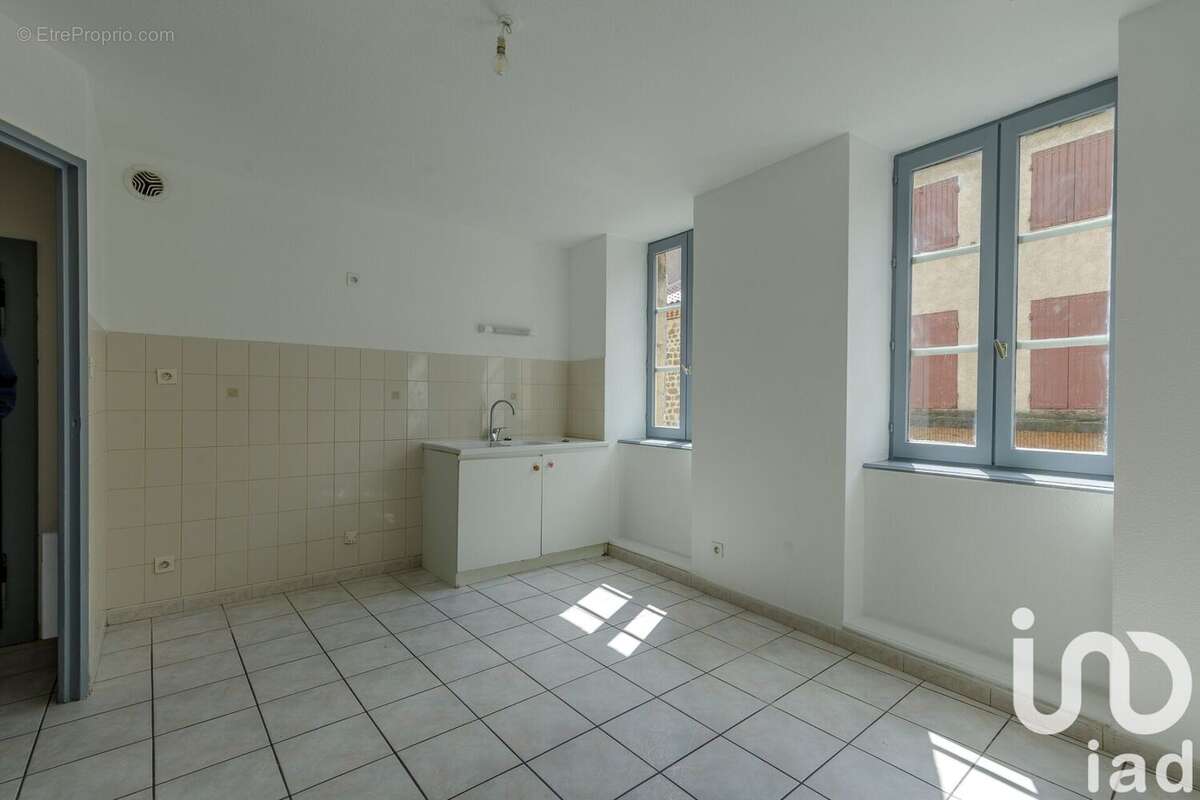 Maison 111 m² à Saint-Felicien  - photo 7