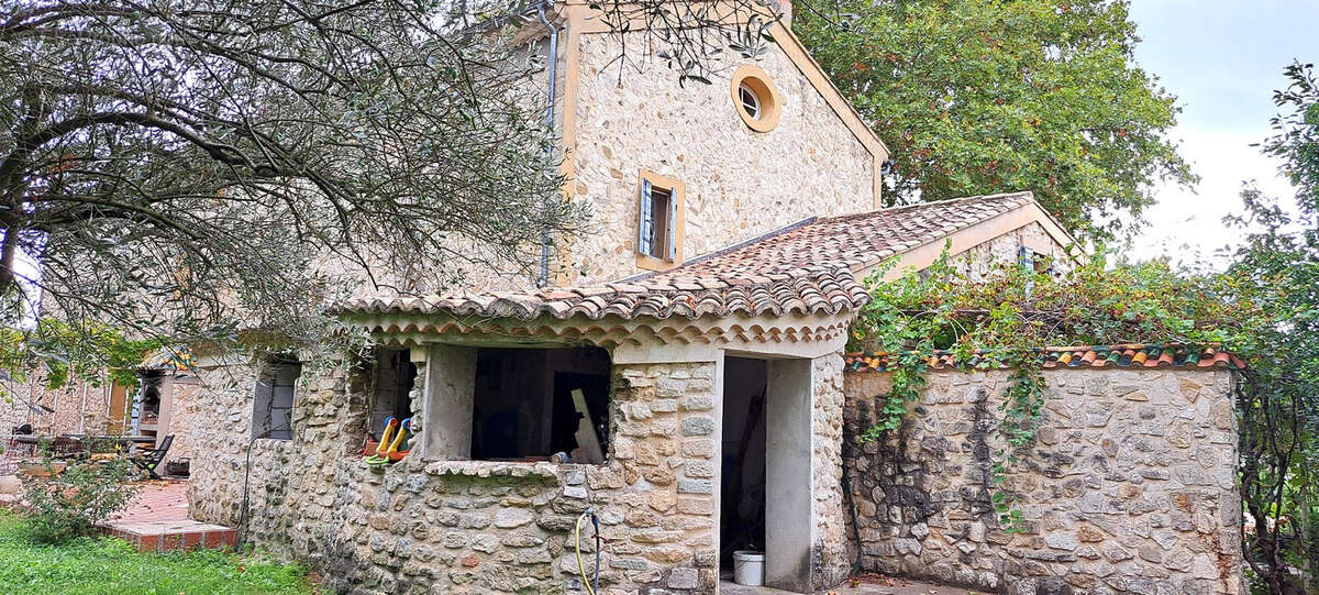 À acheter à Pernes-Les-Fontaines (84) : immense maison - photo 5