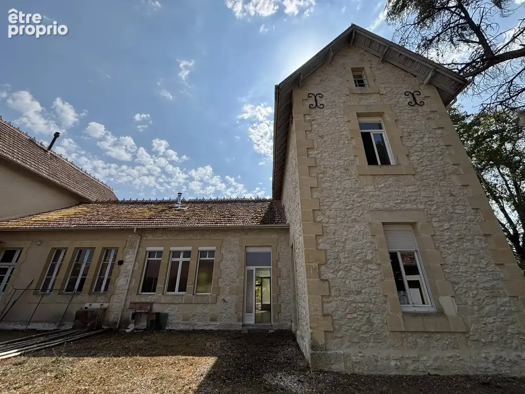 Maison de caractère avec six chambres, idéale pour une famille ou maison secondaire - photo 5