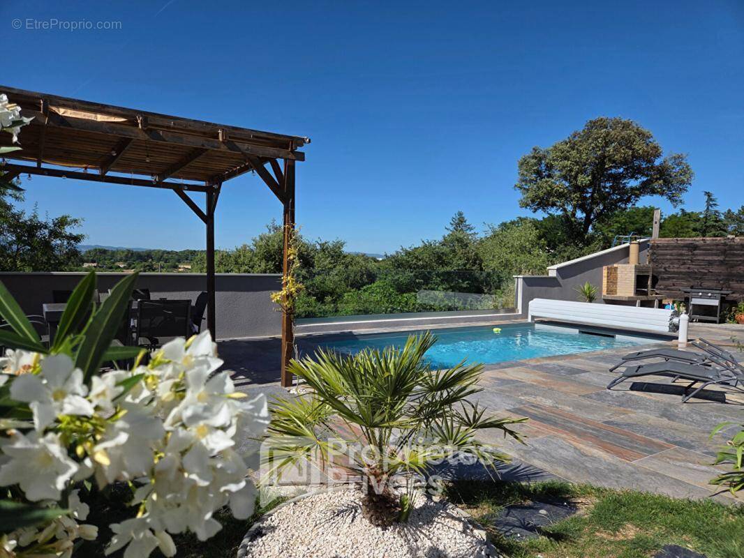 Maison à CHATEAUNEUF-DU-RHONE