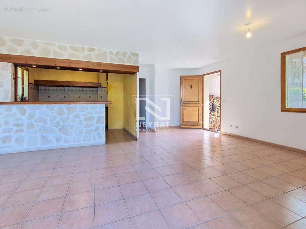 Montauroux maison plain pied 3 chambres /garage - photo 5