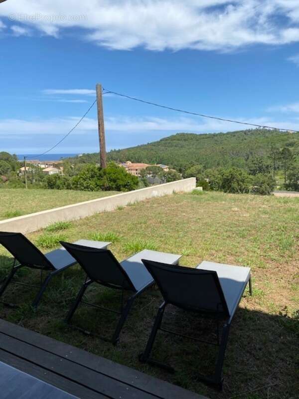 Dpt Corse (20), à vendre FAVONE appartement T3 de 53,60 m2 en rez de jardin plage à pied vue mer - photo 3