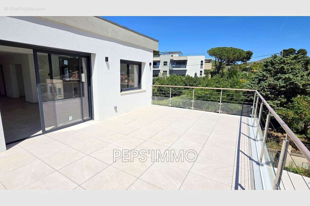 Appartement à CARRY-LE-ROUET