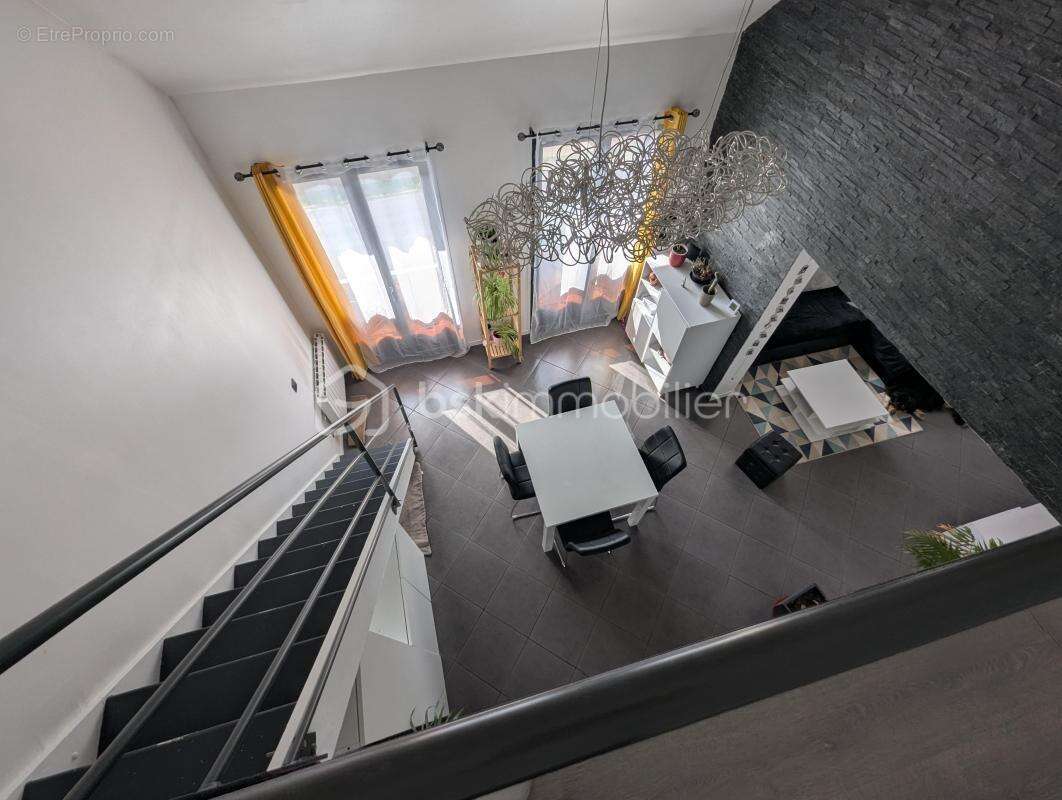 Appartement à OZOIR-LA-FERRIERE