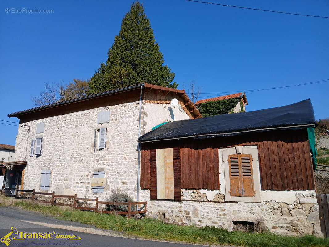 Maison à AUGEROLLES