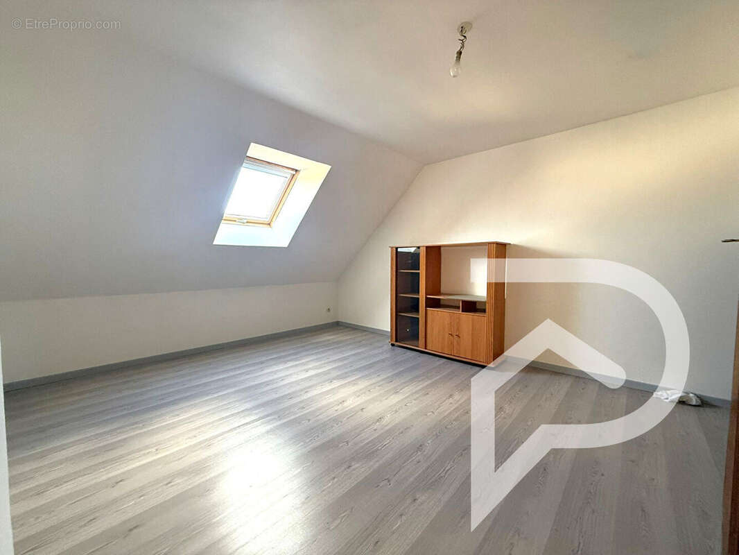 Maison à ESTREES-SAINT-DENIS